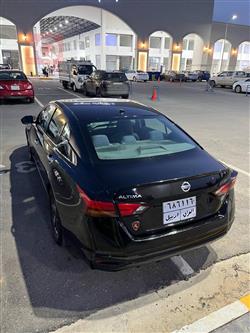 نیسان ئەلتیما